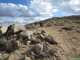 Raquel and Cheetah hiking along AZT Passage 14.