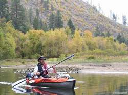 Here I am paddling back into the Chevelon Lake.