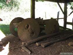 An old wagon made from tabebuia wood.