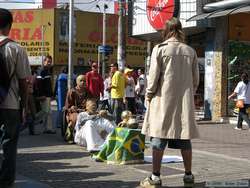 I have NO IDEA what these two 'street performers' were doing . . .